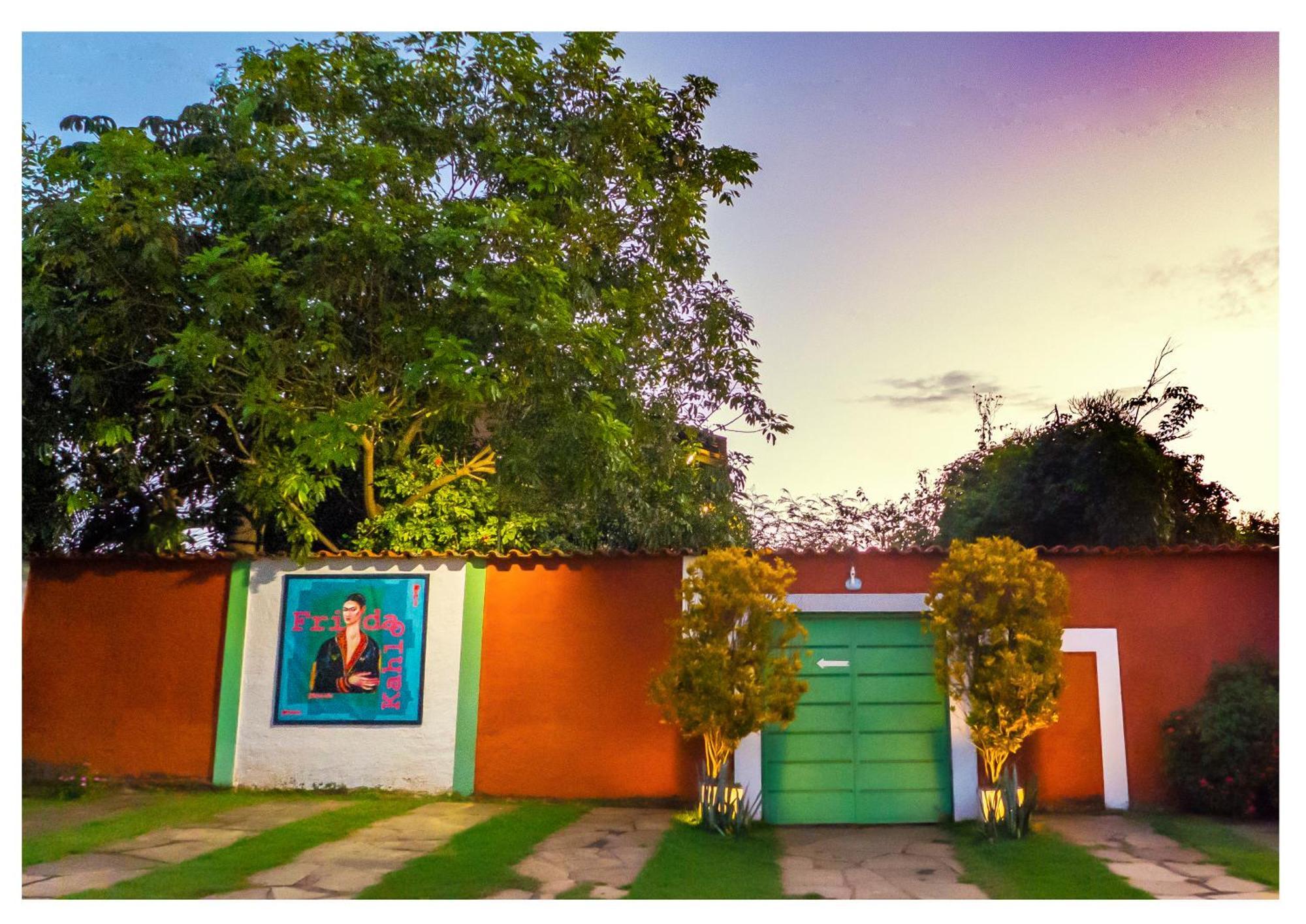 Casa De Frida Pousada Galeria Пиренополис Экстерьер фото
